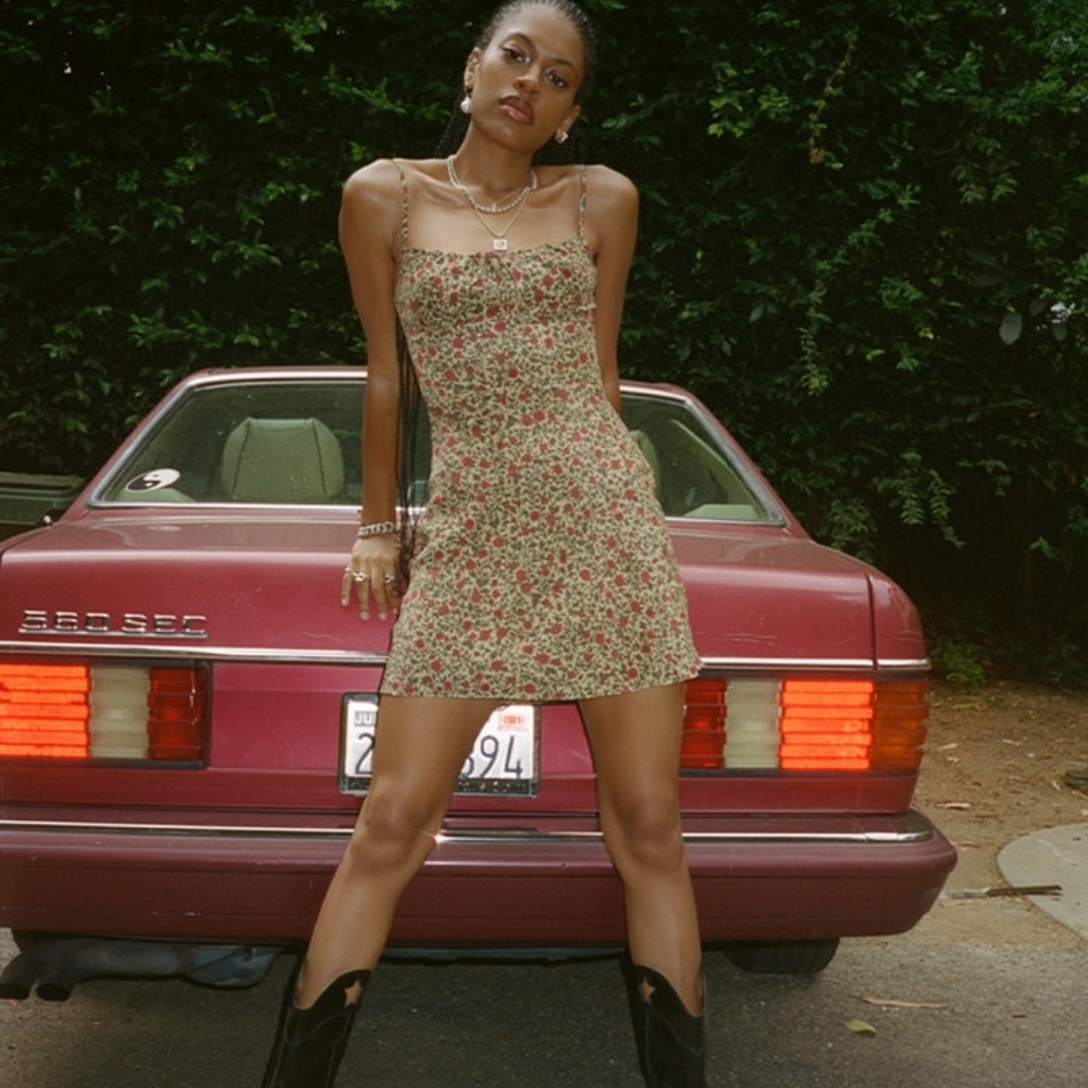 Realisation THE INEZ in Dahlia